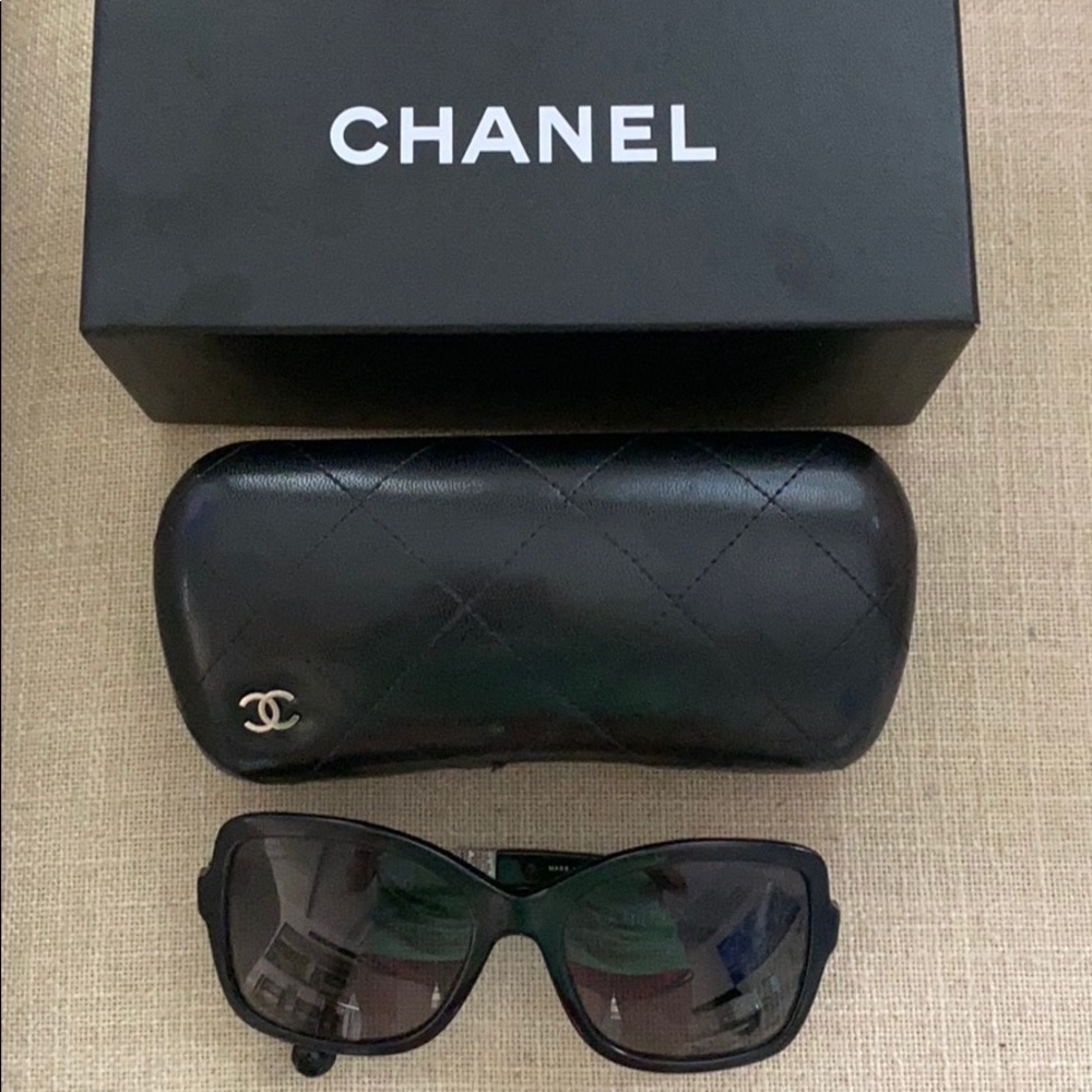 Chanel Black Sunglasses Polarized with silver